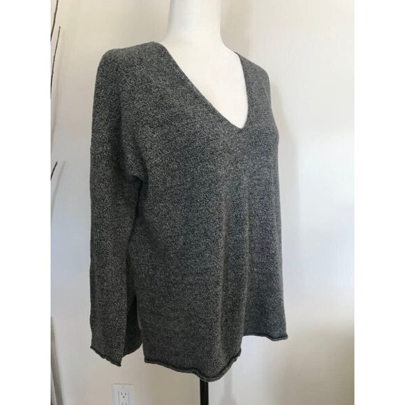Aritzia BABATON Erin Sweater Size Medium Heather Gray Black Wool Blend V-Neck - Picture 4 of 9